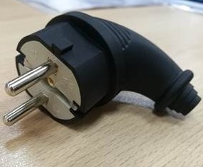 Вилка угловая каучуковая 230В, 2P+PE, 16A, IP44 SMARTBUY