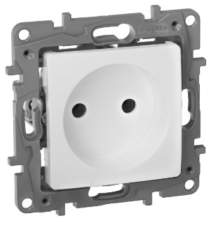 Розетка В Рамку Одинарная Без заземления Белая IP20 16А 250В  ETIKA Legrand