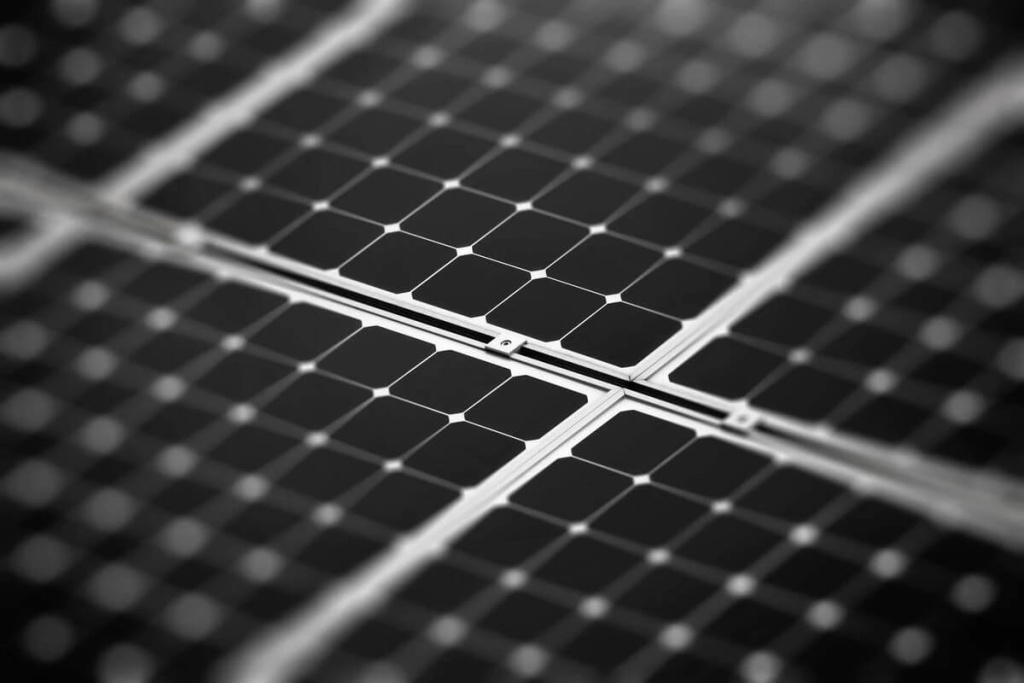 solnechnye-paneli-chernye.jpg solnechnye-paneli-chernye.jpg